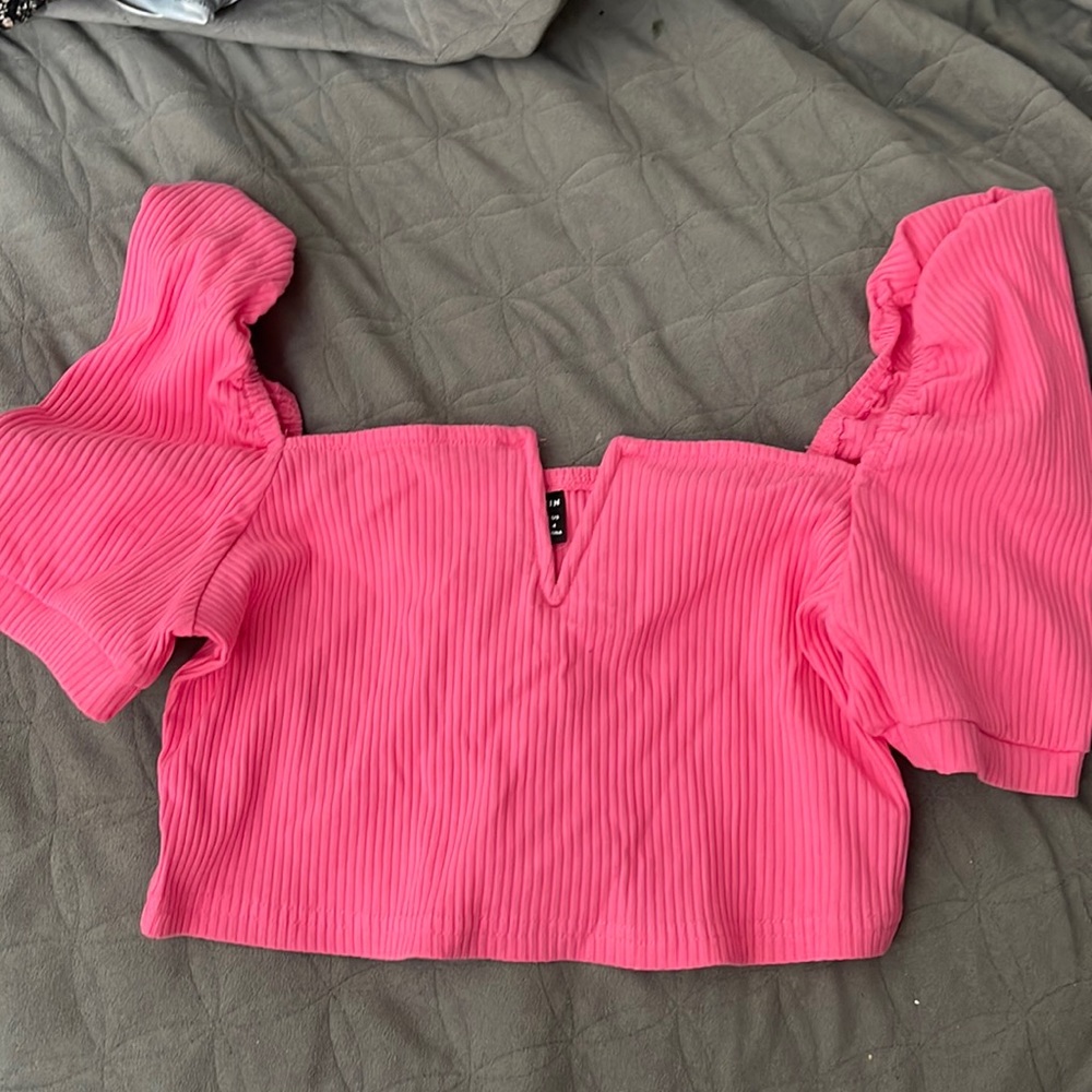 Pink crop-top